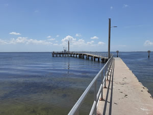 fishing pier at picnic island park